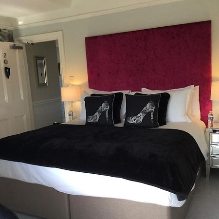 The Station Guest House Galmpton Экстерьер фото