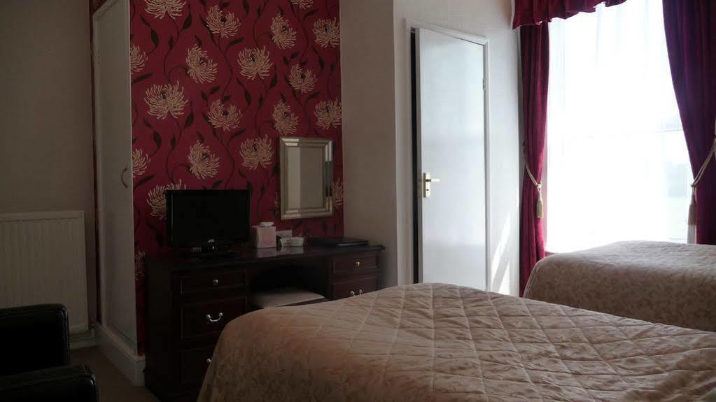 The Station Guest House Galmpton Экстерьер фото